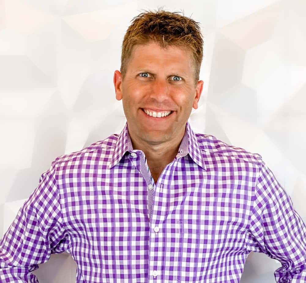 Dr. Straffon headshot